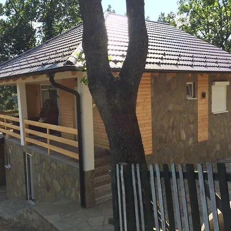 Appartement Stari Hrast 2 *