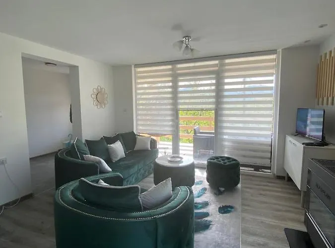 Lägenhet Stari Hrast 2